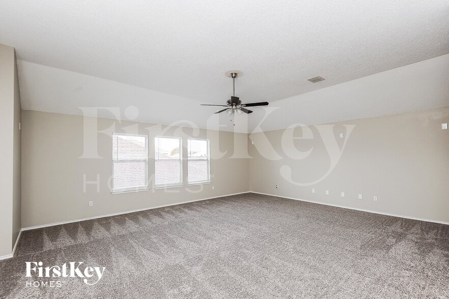 Building Photo - 4713 Palm Ridge Dr
