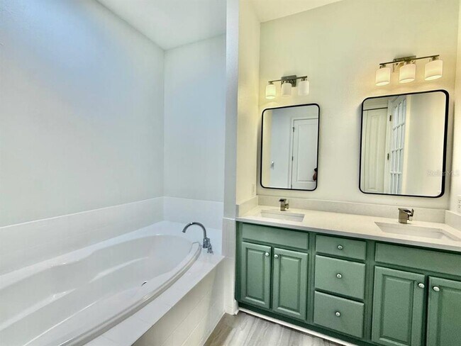 Building Photo - 8614 Miramar Terrace Cir
