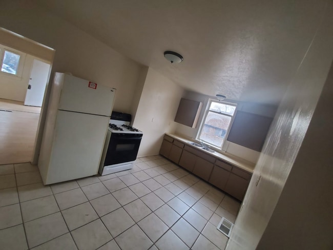 Building Photo - 1 Br Apartment on 28th St.