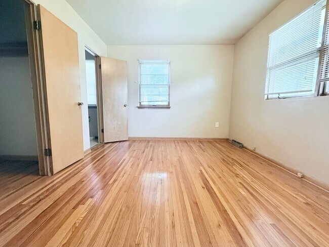 Building Photo - 4-Bed House in Cedar Falls