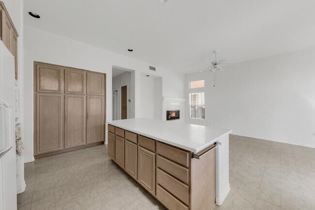 Building Photo - 78549 Links Dr