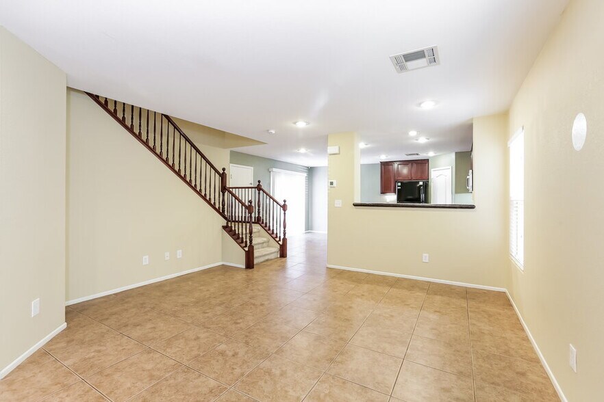 Building Photo - 710 Loughton St