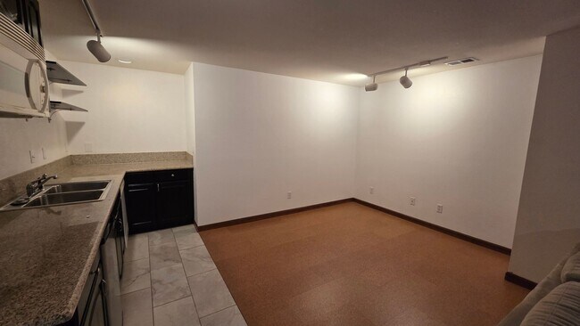 Building Photo - 7 bedroom 5 Bath Home In Desirable Boulder Location - Partially Furnished - 6 Month Lease Only