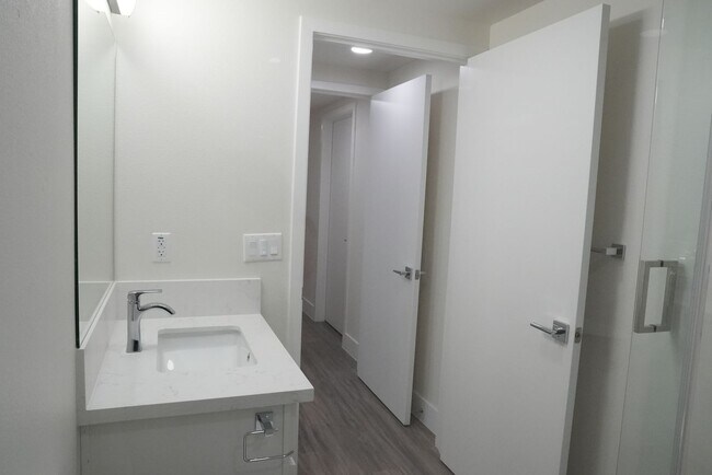 Building Photo - Gemini Townhomes