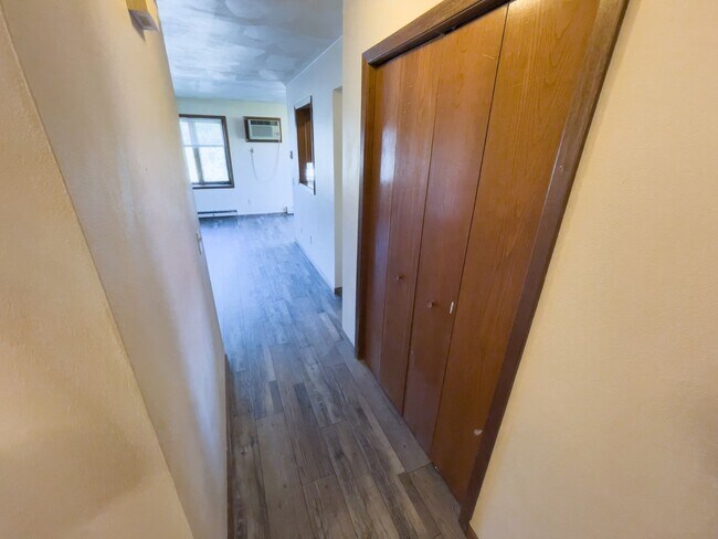 Building Photo - 9 N Wickham Ct