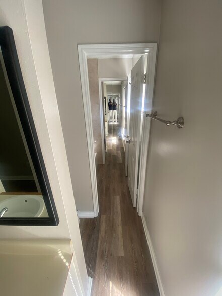 Hallway - 913 St Landry St