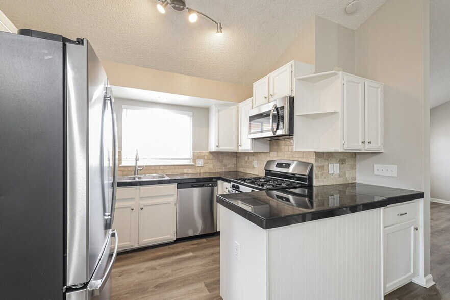 Building Photo - 4089 S Dunkirk Way