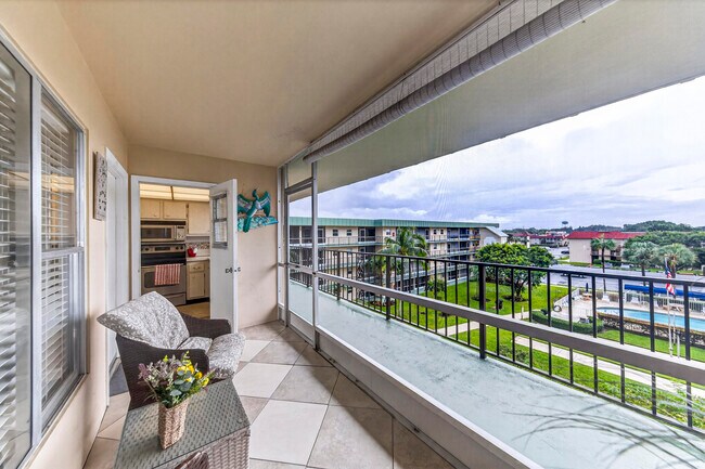 Building Photo - 804 SE 7th St