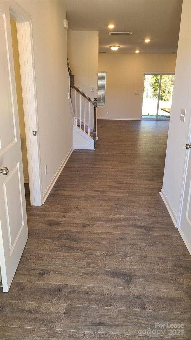 Building Photo - 2841 Yeager Dr NW