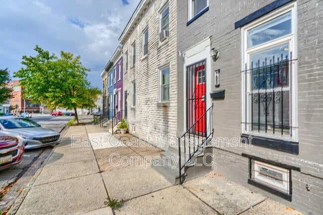 Building Photo - 1527 N Stricker St
