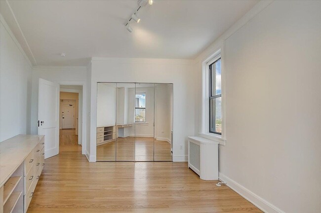 Building Photo - 2600 John F. Kennedy Blvd