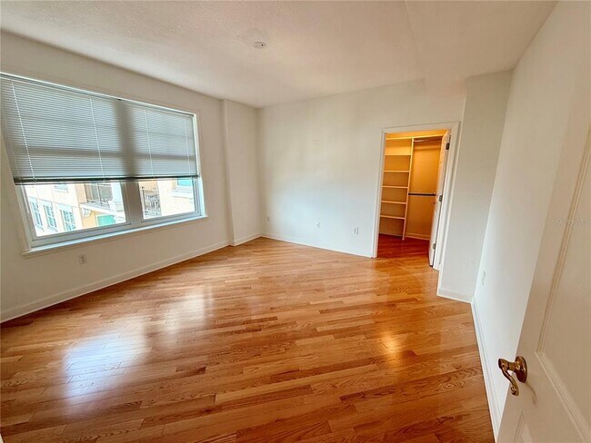 Building Photo - 750 N Tamiami Trl