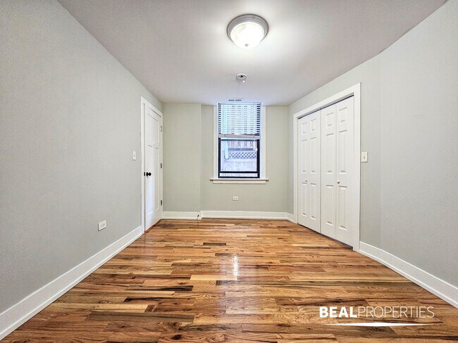 Building Photo - 550 W Arlington Pl