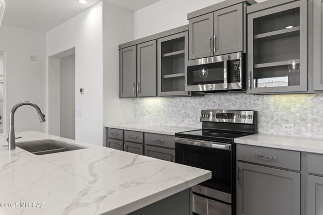 Building Photo - 30732 S Osprey Dr