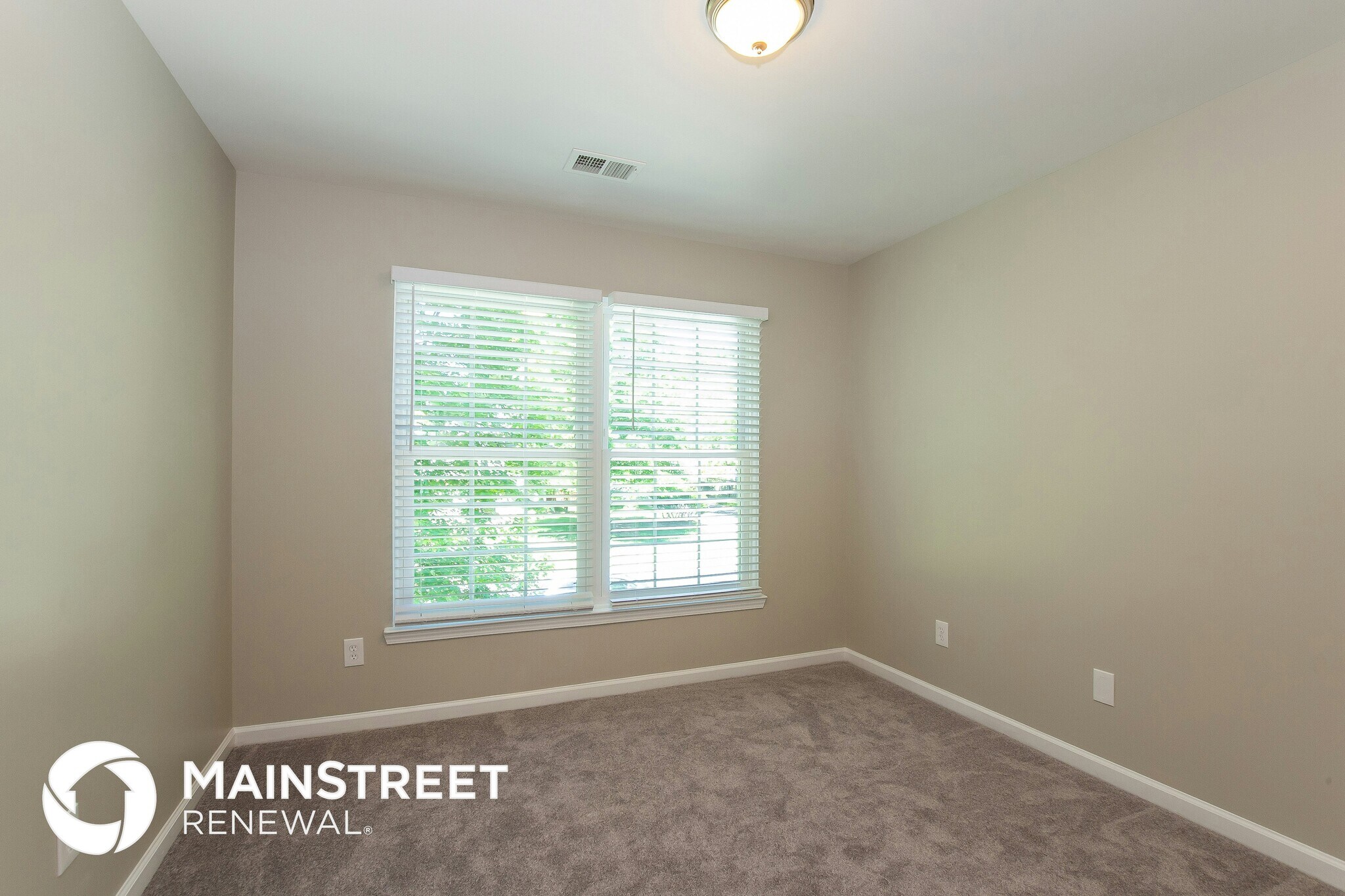 Building Photo - 8008 Leisure Ln