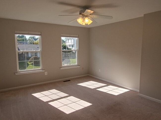 Building Photo - This charming 1,732-square-foot single-family home offers 3 bedrooms and 3 bathrooms, featuring a...