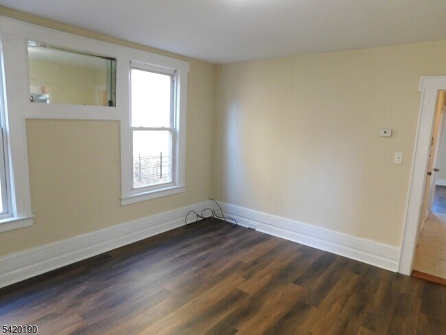 Building Photo - 282 Renner Ave