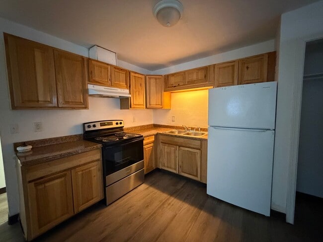 Building Photo - 138 N Klevin St