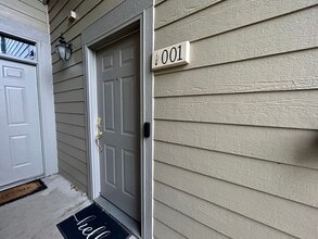 Building Photo - $0 DEPOSIT OPTION! LUXURIOUS 3BED/2BATH CONDO WITH MODERN UPGRADES