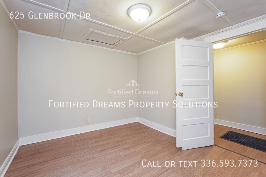 Building Photo - 625 Glenbrook Dr