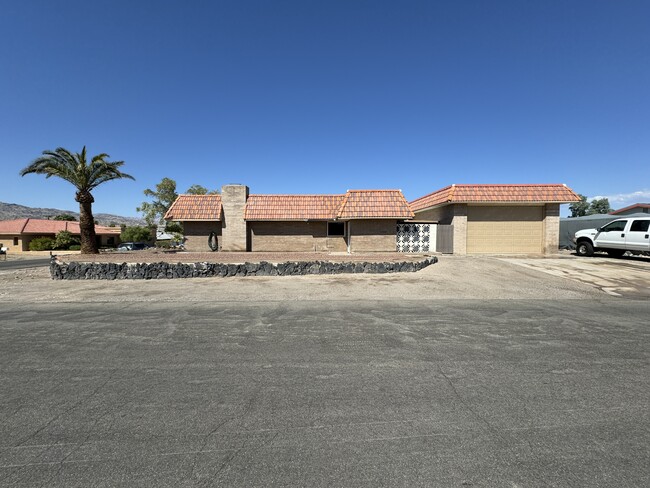 Building Photo - 1398 Tonto Dr