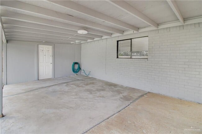 Building Photo - 219 E Vine Ave