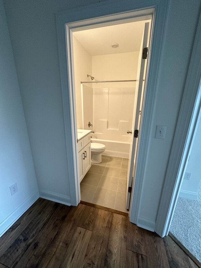 Building Photo - 55 Walnut Springs Dr