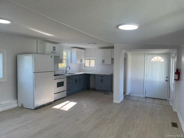 Building Photo - 6 Union Ave