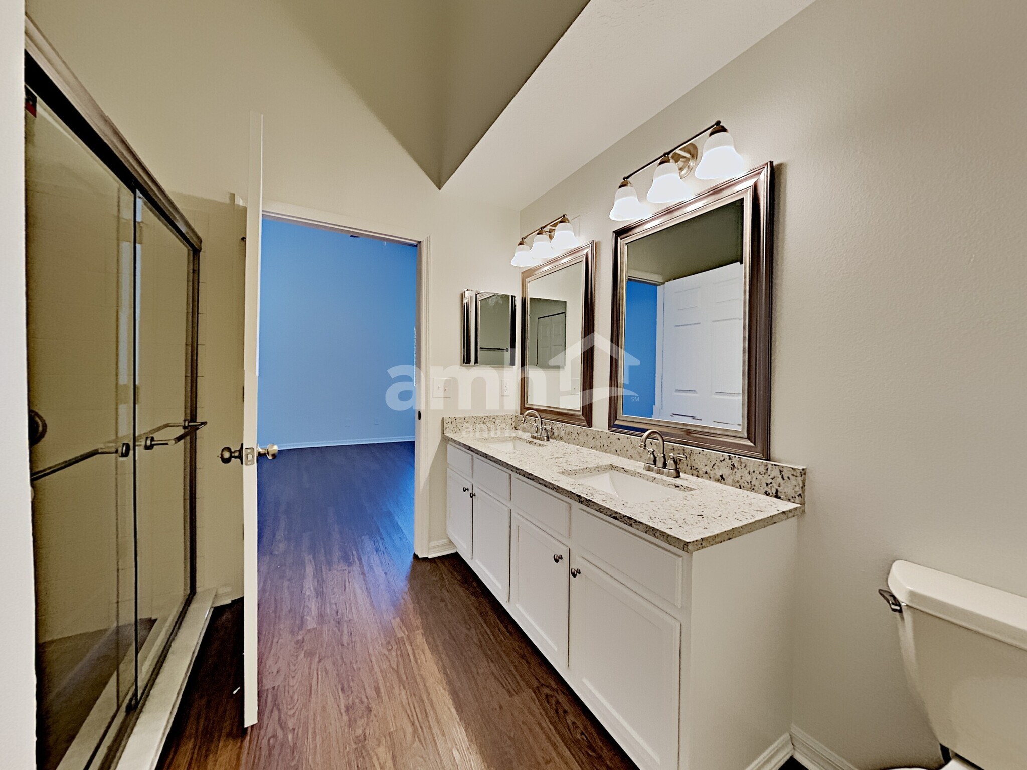 Building Photo - 992 Stanvoy St