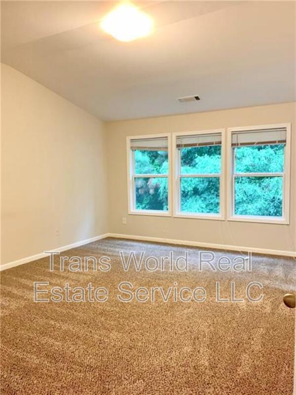 Building Photo - 2534 Winslow Ridge Dr NE