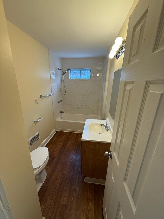 Building Photo - 223 W 23rd St