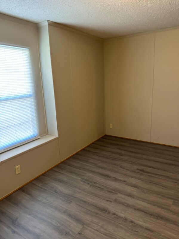 Building Photo - 141 James Way