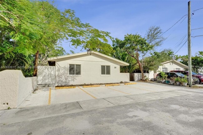 Building Photo - 30 SW 8th St