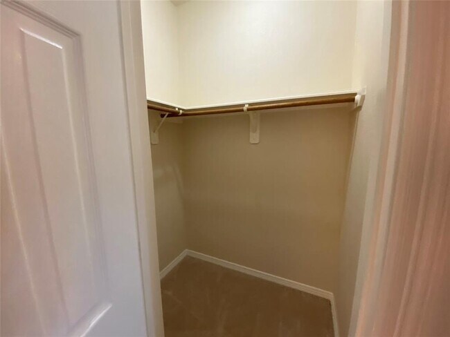 Building Photo - 6018 Sugar Bush Dr