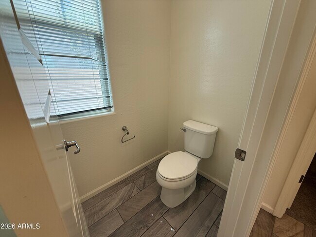Building Photo - 263 E Lantana Dr