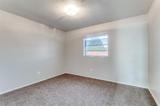 Building Photo - 900 Skelly St