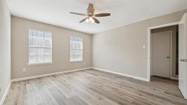 Building Photo - 4030 Belle Park Dr
