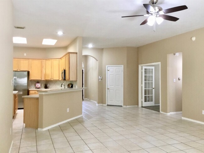 Building Photo - 14 Heron Hollow Ct