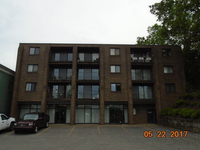 Primary Photo - 3027 S Park Rd