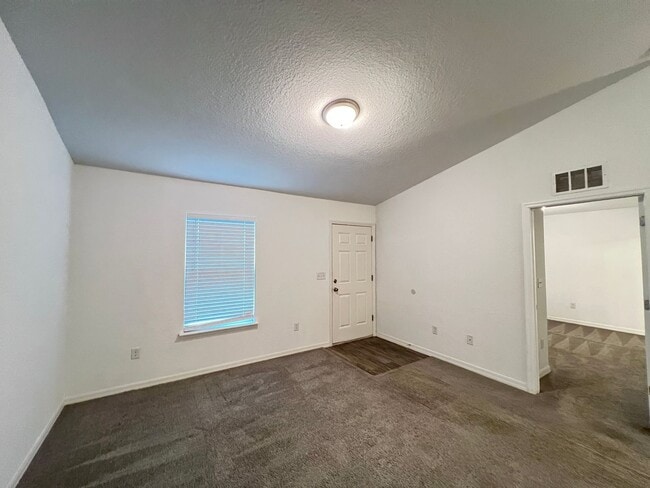 Building Photo - STUNNING 3 BD/2BA Home in Ocala!!!