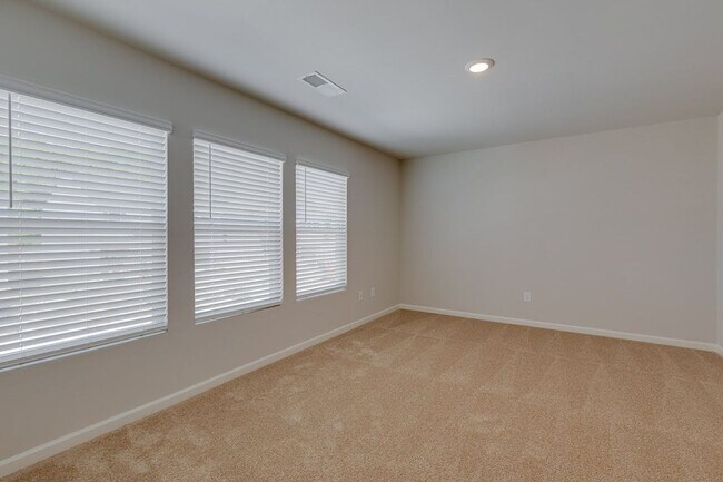 Building Photo - Beautiful Rental Home in Fountain Inn Feat...