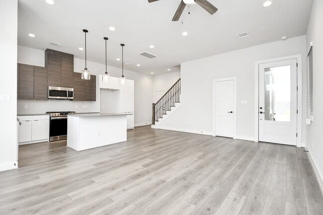 Building Photo - 311 Charlock St