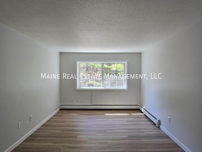 Building Photo - 20 Tall Pines Dr