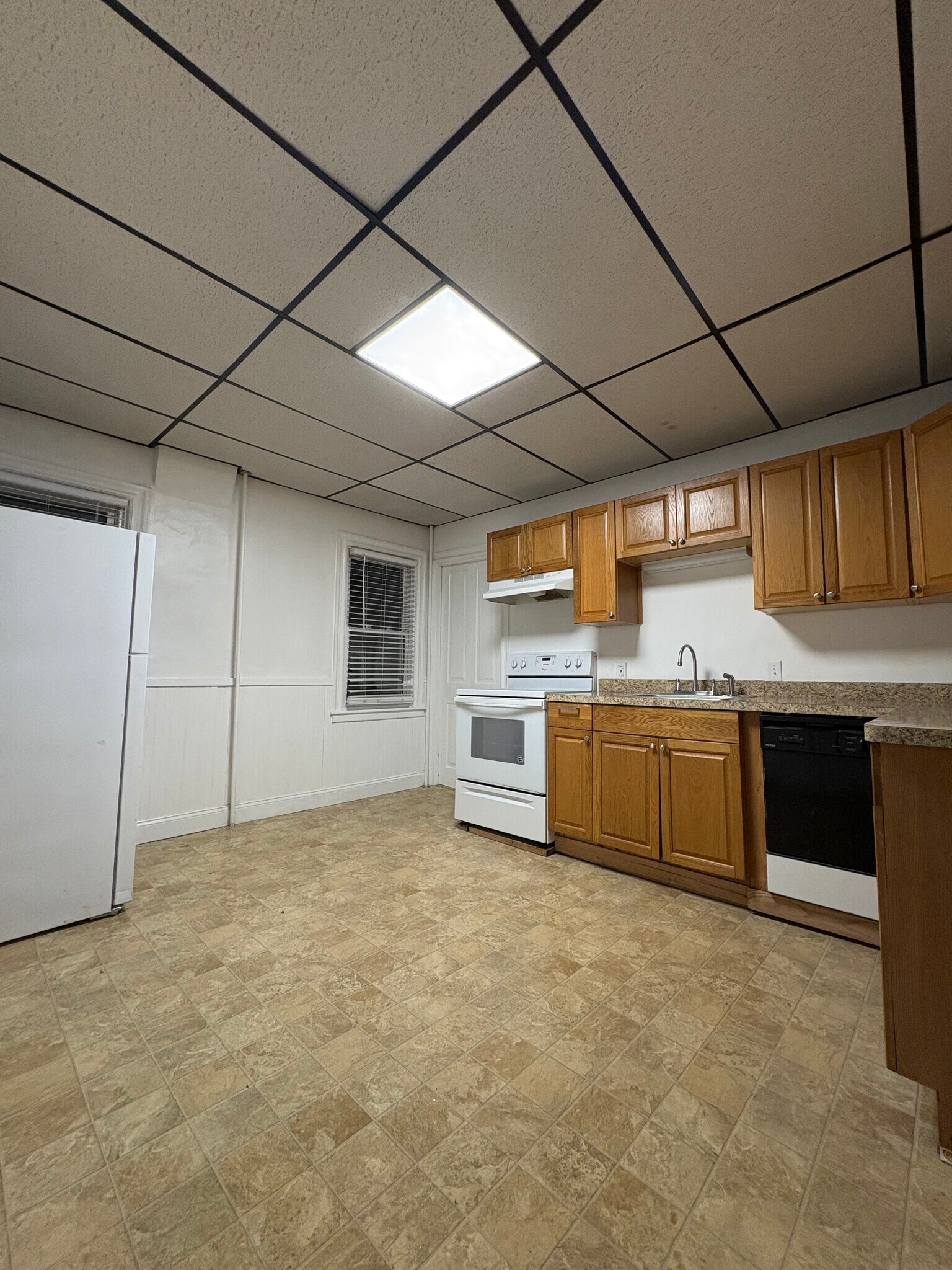 Building Photo - 2030 Hanover Ave