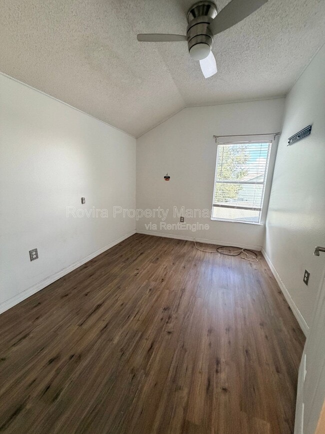 Building Photo - 218 Ronaldale Ave