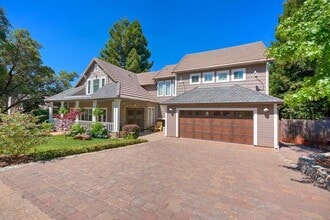 Building Photo - 12422 Homestead Way