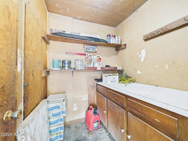 Building Photo - 200 Claymore Dr