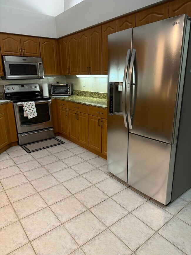 Building Photo - 144 Lady Palm Dr