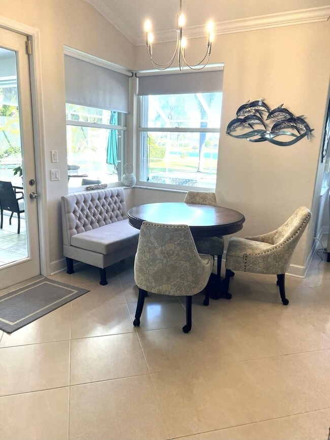 Building Photo - 4898 SW Lake Grove Cir