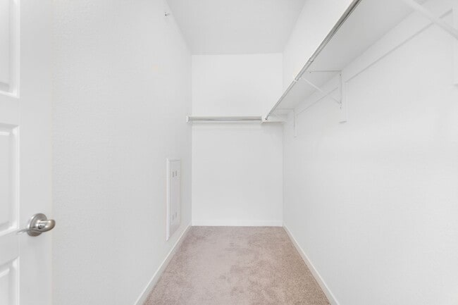 Building Photo - 2BR Condo w/ Fireplace, In-Unit Laundry & A/C in Parker